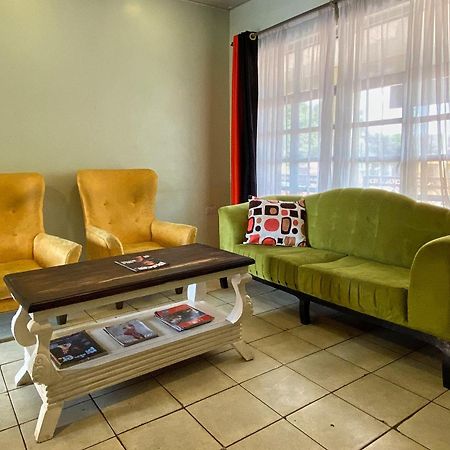 Tulia Lodge Eldoret Extérieur photo
